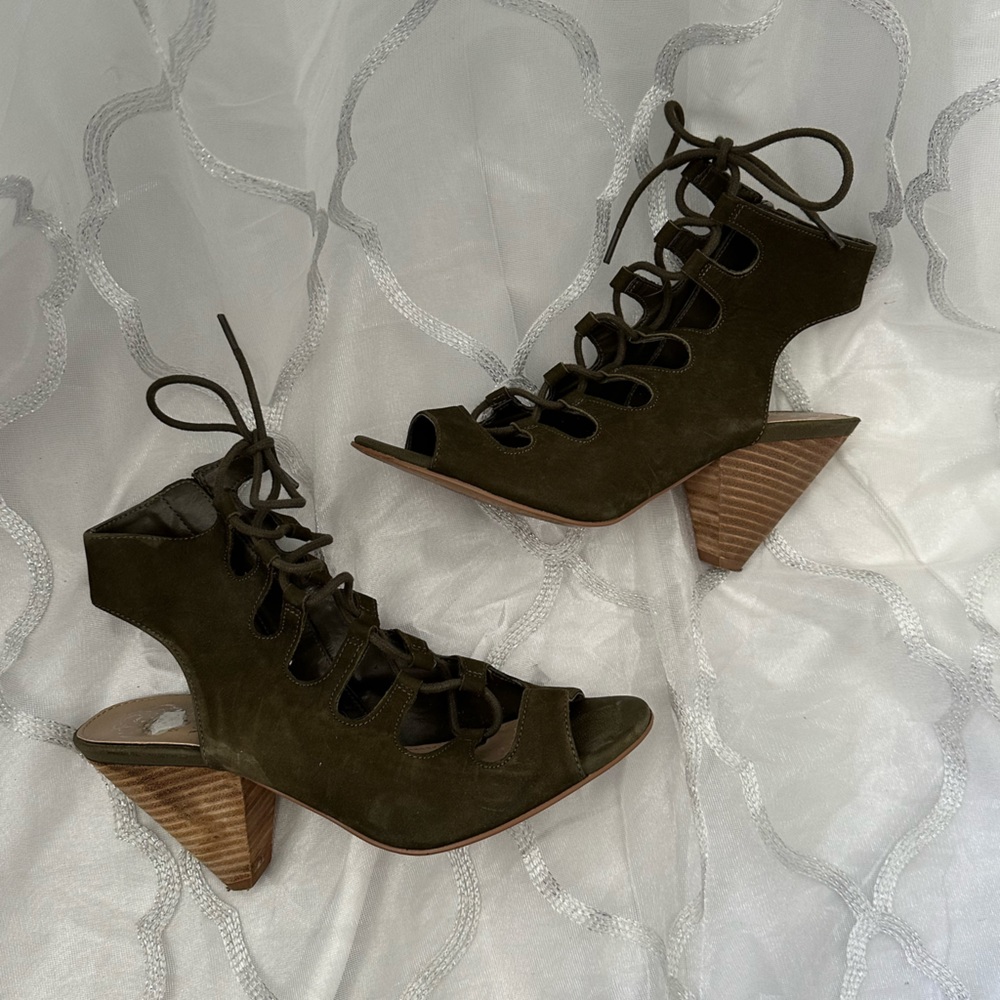 Vince Camuto Eleyna lace up heels